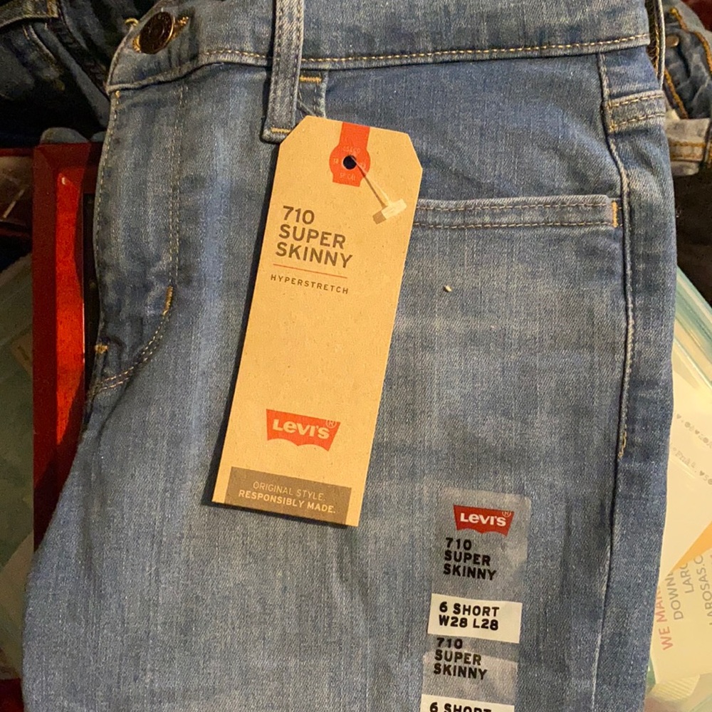BRAND NEW - Levi’s skinny jeans, never worn!